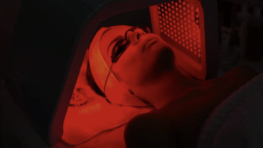 Light therapy facial